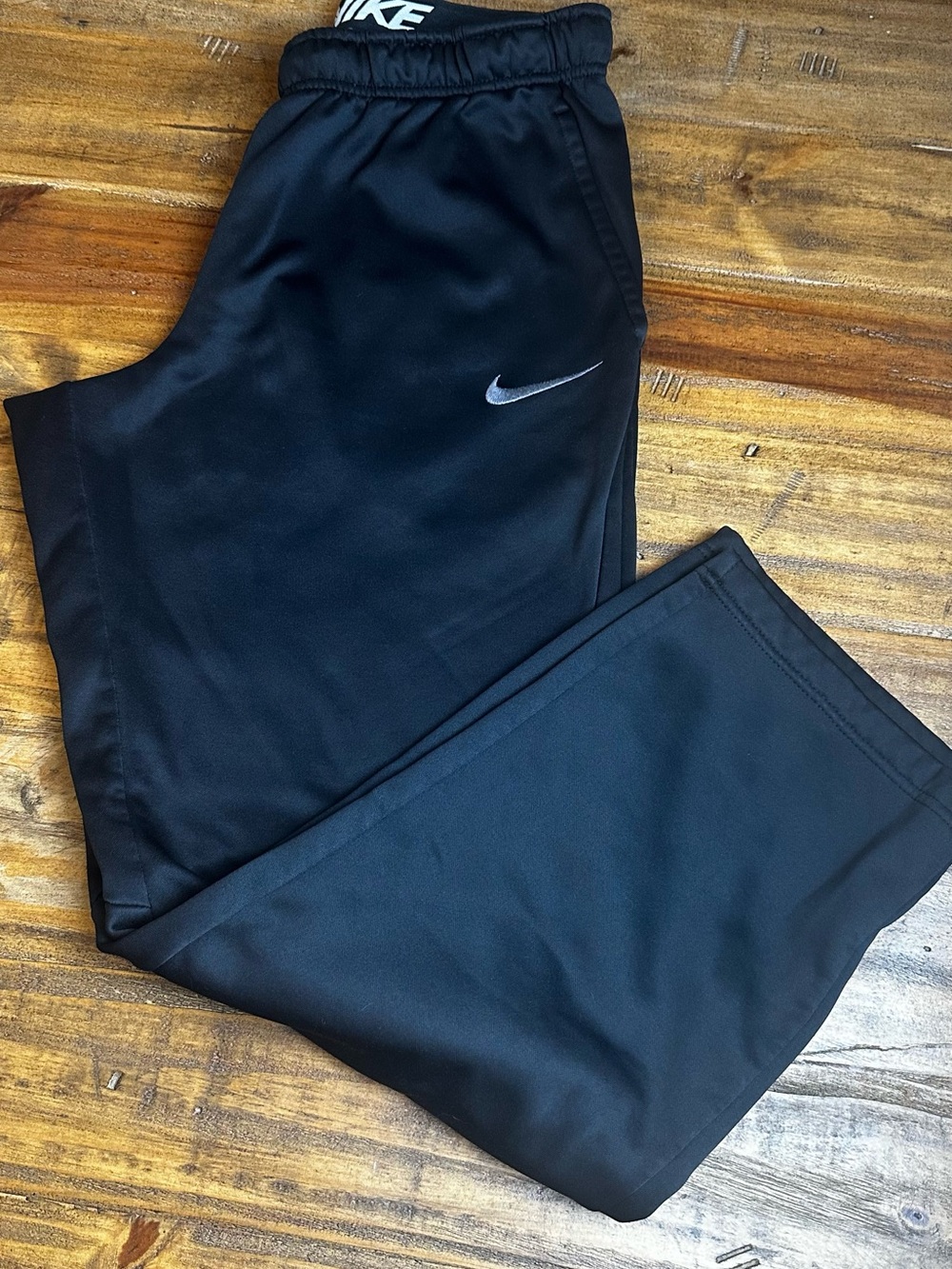 Nike Black Men's Athletic Joggers with Silver Swoosh